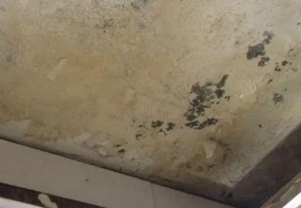 阿荣阳台漏水维修公司分享下阿荣卫生间渗水维修需要注意哪些问题。